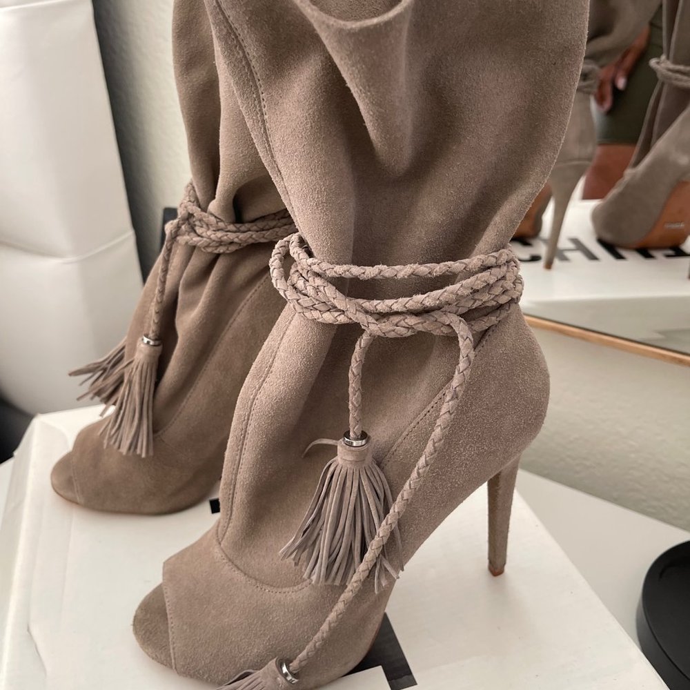 SCHUTZ, GRAY SUEDE BOOTIES W TASSEL,  SIZE 9